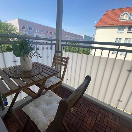 Charming Apartment - Balcony - Wifi - Kitchen Magdeburg Luaran gambar